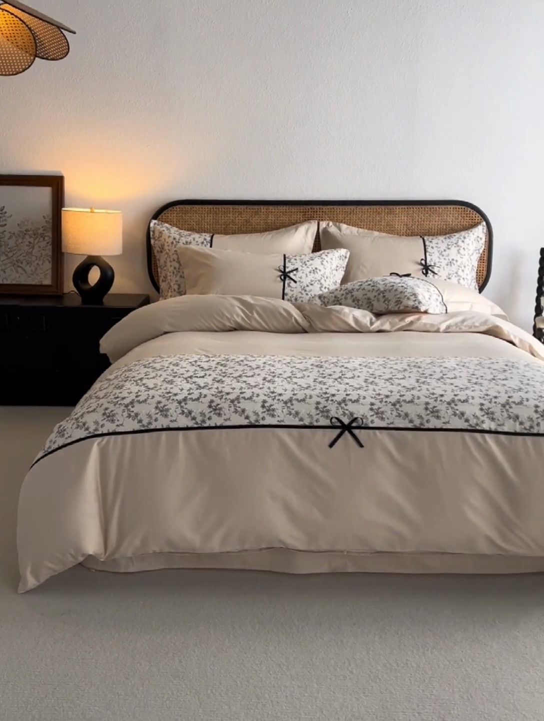 91家纺网 家纺一手货源 找家纺 2024新款全棉轻法式复古蝴蝶结刺绣工艺款四件套 奈妃-奶杏色