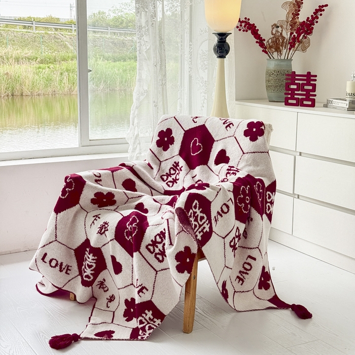 91家纺网 家纺一手货源 找家纺 苏艺针织盖毯 2024新款中式风高端婚礼喜字毛毯 针织喜字-初见红色盖毯