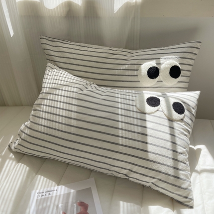 91家纺网 家纺一手货源 找家纺 丽涵家纺 2024新款色织水洗棉大眼毛巾绣-单品枕套 大眼黑白条