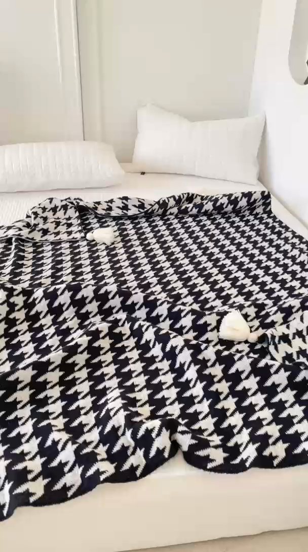 91家纺网 家纺一手货源 找家纺 苏艺针织盖毯 2024新款针织披肩沙发盖毯 针织-千鸟格