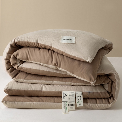 91家纺网 家纺一手货源 找家纺 莱登卡奴 2025春夏款学生宿舍被芯A类原棉水洗棉贴标大豆被夏被系列学生床被芯 水洗棉贴标款-浅卡拼深咖