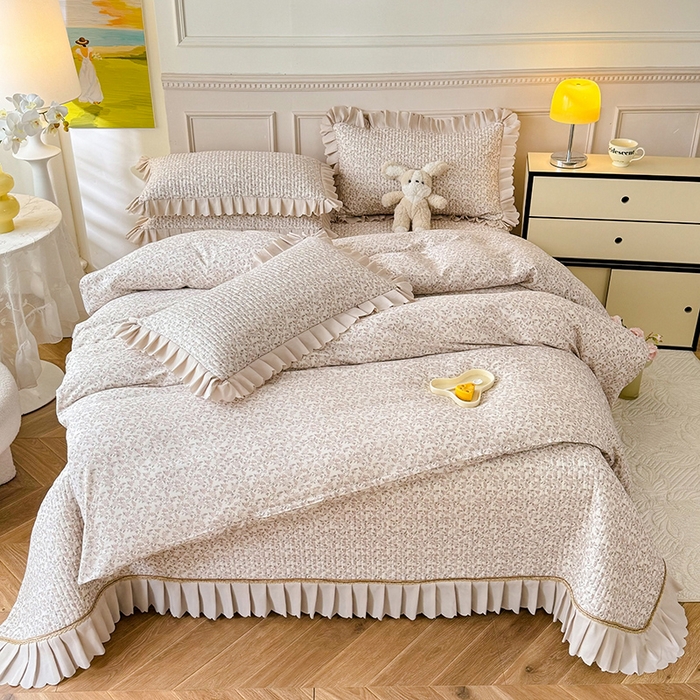 91家纺网 家纺一手货源 找家纺 美达家纺 2025新款全棉半夹棉花边床盖四件套 月光舒曼