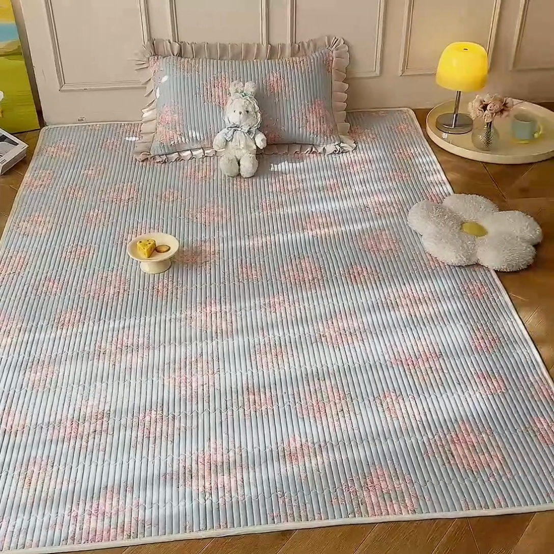 91家纺网 家纺一手货源 找家纺 美达家纺  2025新款全棉夹棉防滑可机洗床垫地垫软席 欧风花影