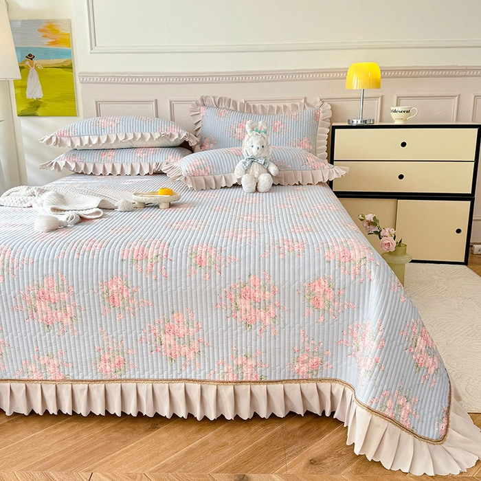 91家纺网 家纺一手货源 找家纺 美达家纺 2025新款全棉夹棉防滑小花边床盖 欧风花影