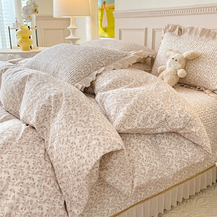 91家纺网 家纺一手货源 找家纺 美达家纺 2025新款全棉半夹棉花边床盖四件套 月光舒曼