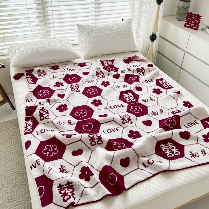 91家纺网 家纺一手货源 找家纺 苏艺针织盖毯 2024新款中式风高端婚礼喜字毛毯 针织喜字-初见红色盖毯