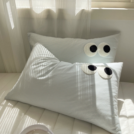 91家纺网 家纺一手货源 找家纺 丽涵家纺 2024新款色织水洗棉大眼毛巾绣-单品枕套 大眼小蓝格