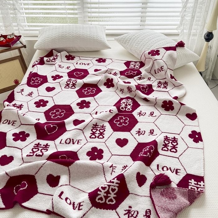 91家纺网 家纺一手货源 找家纺 苏艺针织盖毯 2024新款中式风高端婚礼喜字毛毯 针织喜字-初见红色盖毯