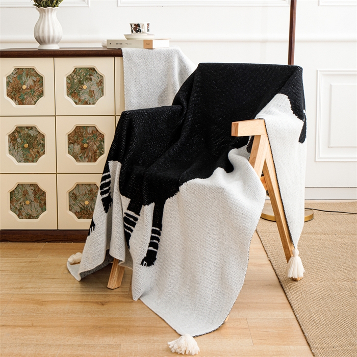 91家纺网 家纺一手货源 找家纺 苏艺针织盖毯 2024新款针织披肩沙发盖毯 针织-插画狗