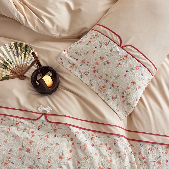 91家纺网 家纺一手货源 找家纺 2024新款全新工艺全棉古风刺绣四件套 花瓣影