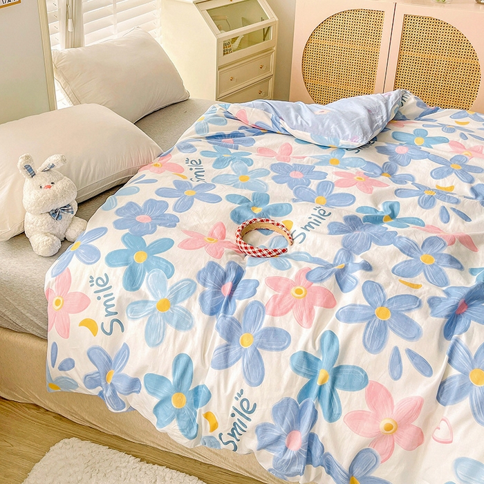 91家纺网 家纺一手货源 找家纺 2024新款ins风全棉印花单品被套 浅浅花漾蓝