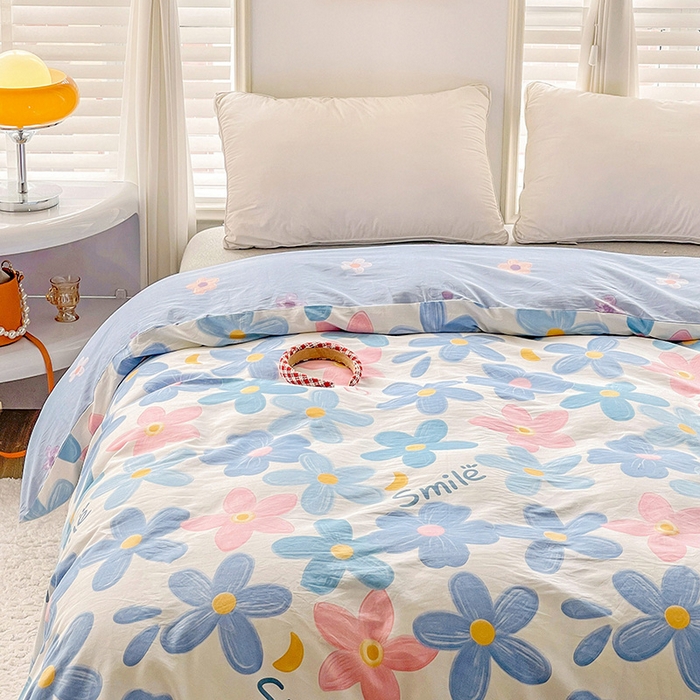 91家纺网 家纺一手货源 找家纺 2024新款ins风全棉印花单品被套 浅浅花漾蓝