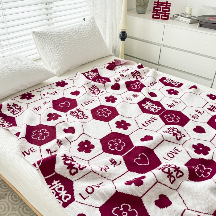 91家纺网 家纺一手货源 找家纺 苏艺针织盖毯 2024新款中式风高端婚礼喜字毛毯 针织喜字-初见红色盖毯