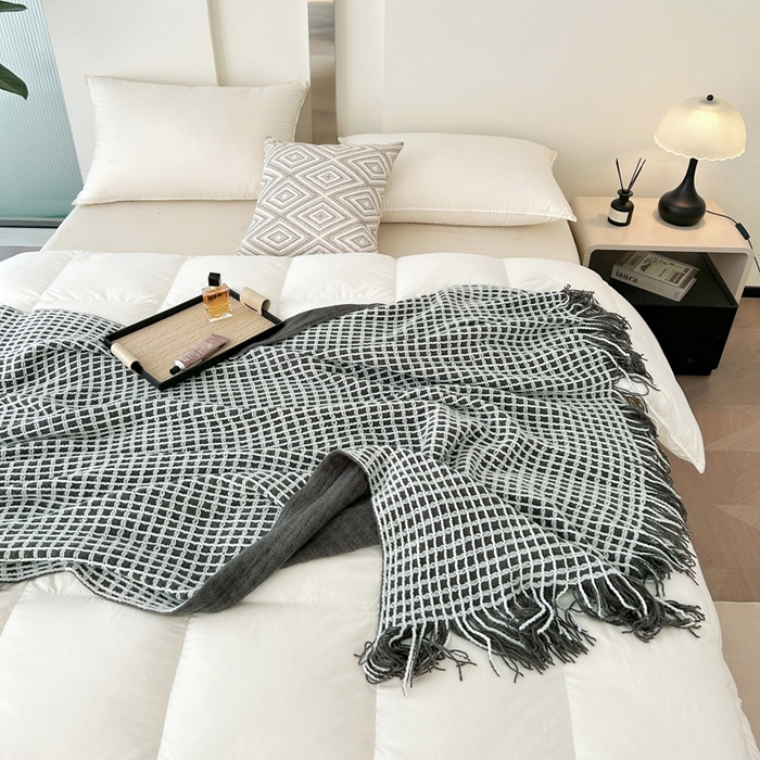 91家纺网 家纺一手货源 找家纺 苏艺针织盖毯 2024新款针织流苏华夫格毛毯 丝雾棕