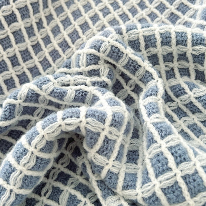 91家纺网 家纺一手货源 找家纺 苏艺针织盖毯 2024新款针织流苏华夫格毛毯 普鲁士蓝