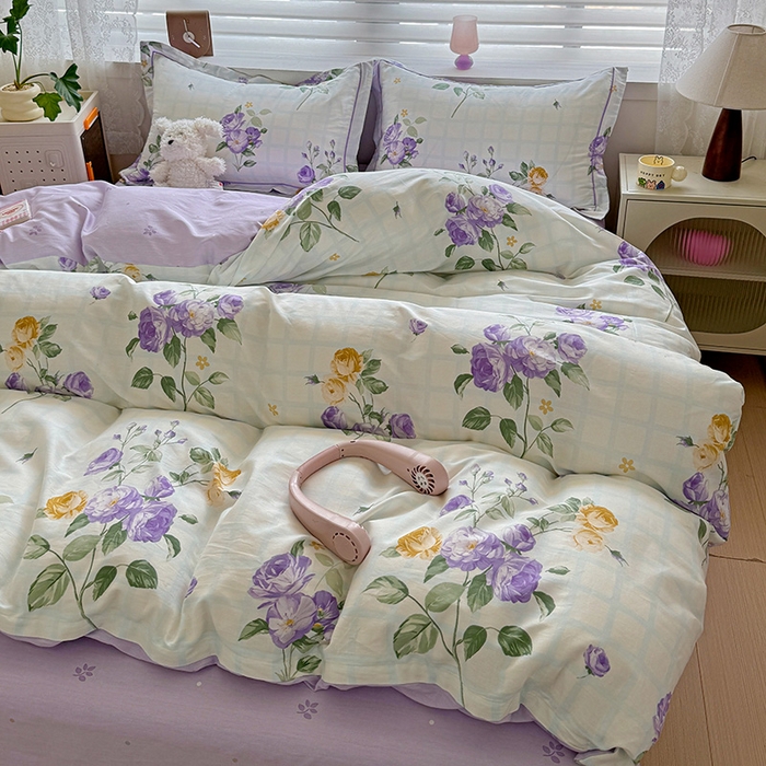 91家纺网 家纺一手货源 找家纺 乐童 2024新款直播爆款13070纯棉印花吊边款一字绣四件套第八波紫萱花