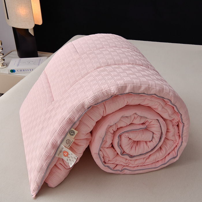 91家纺网 家纺一手货源 找家纺 招财狼家纺 2024新款华夫格羽丝被 高级粉