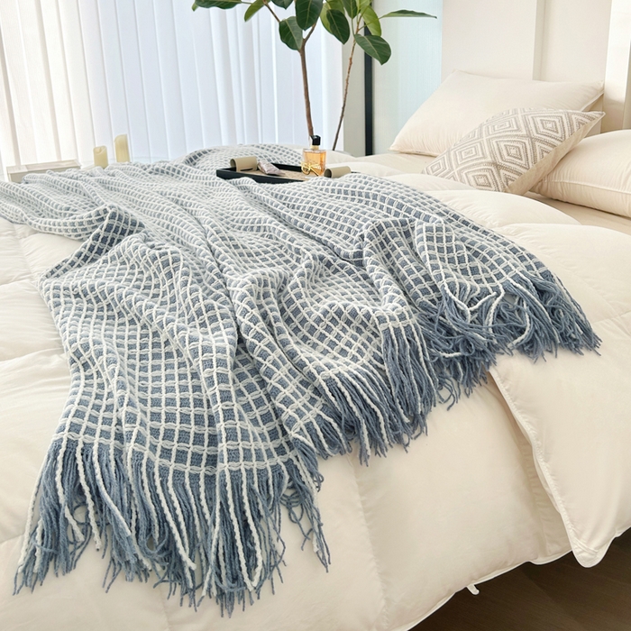 91家纺网 家纺一手货源 找家纺 苏艺针织盖毯 2024新款针织流苏华夫格毛毯 普鲁士蓝
