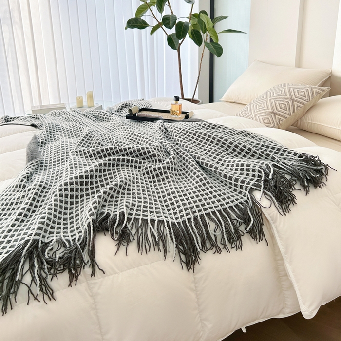 91家纺网 家纺一手货源 找家纺 苏艺针织盖毯 2024新款针织流苏华夫格毛毯 丝雾棕