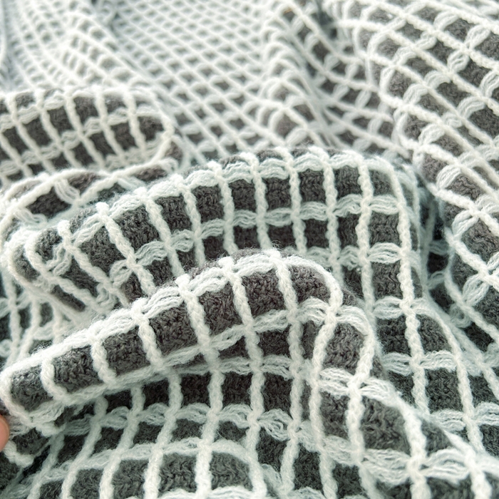 91家纺网 家纺一手货源 找家纺 苏艺针织盖毯 2024新款针织流苏华夫格毛毯 丝雾棕