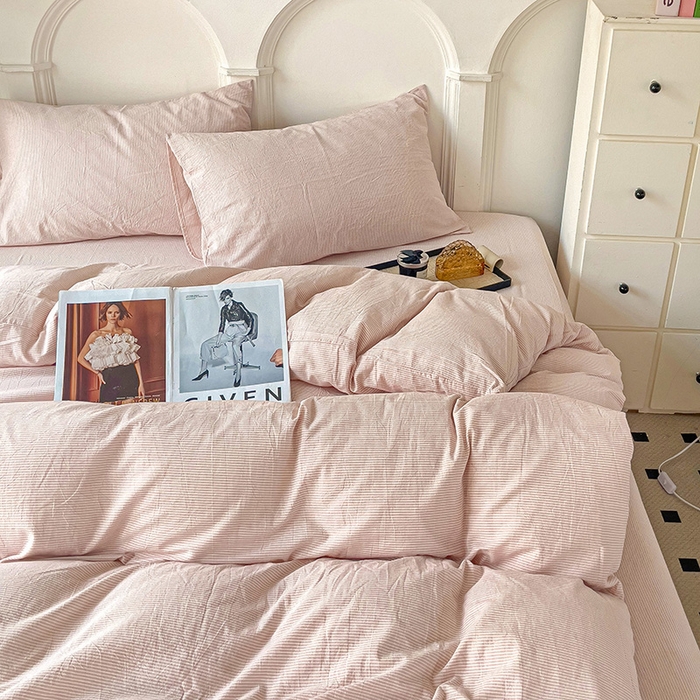 91家纺网 家纺一手货源 找家纺 呗旺鹿 2024新款A类40支全棉色织水洗棉四件套全棉四件套纯棉四件套无印风 魅力条纹粉