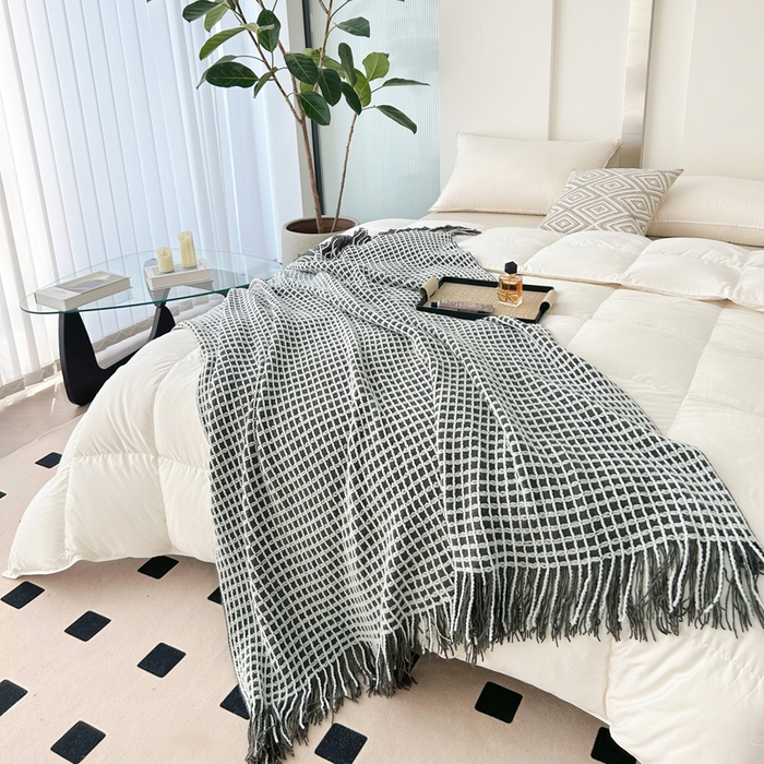 91家纺网 家纺一手货源 找家纺 苏艺针织盖毯 2024新款针织流苏华夫格毛毯 丝雾棕