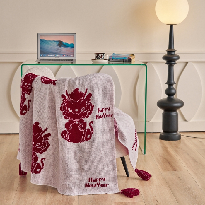 91家纺网 家纺一手货源 找家纺 苏艺针织盖毯 2024新款龙年限定针织亲肤毯龙年大吉盖毯 龙年大吉（白）