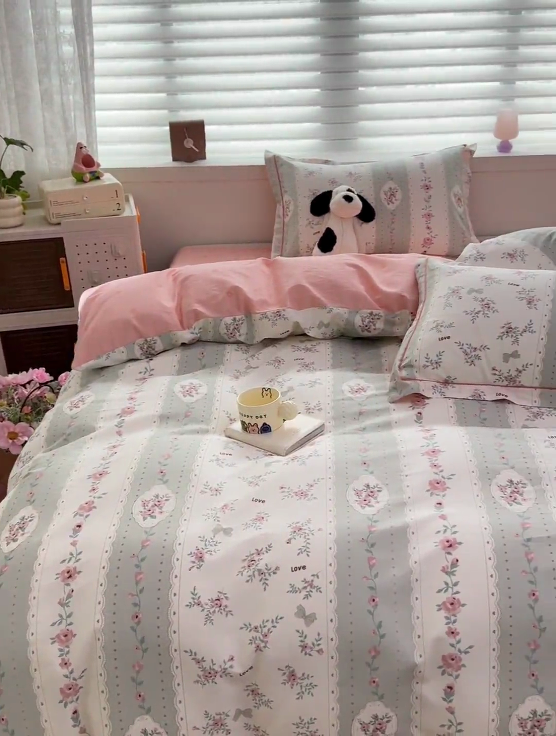 91家纺网 家纺一手货源 找家纺 乐童 2024新款直播爆款13070纯棉印花吊边款一字绣四件套第八波娴静小花