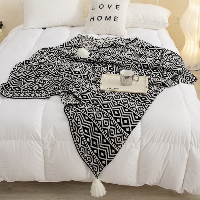 91家纺网 家纺一手货源 找家纺 苏艺针织盖毯 2024新款针织提花全棉盖毯 菱格-黑