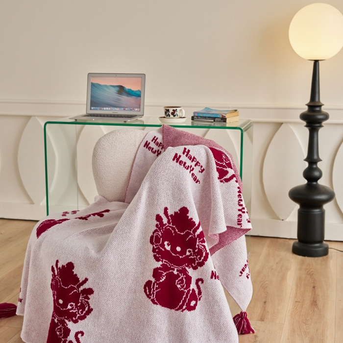 91家纺网 家纺一手货源 找家纺 苏艺针织盖毯 2024新款龙年限定针织亲肤毯龙年大吉盖毯 龙年大吉（白）