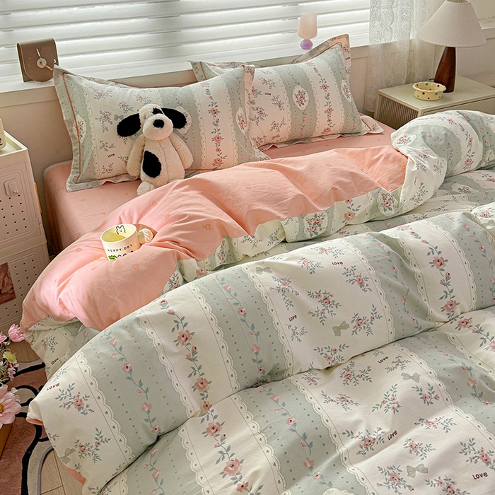 91家纺网 家纺一手货源 找家纺 乐童 2024新款直播爆款13070纯棉印花吊边款一字绣四件套第八波娴静小花