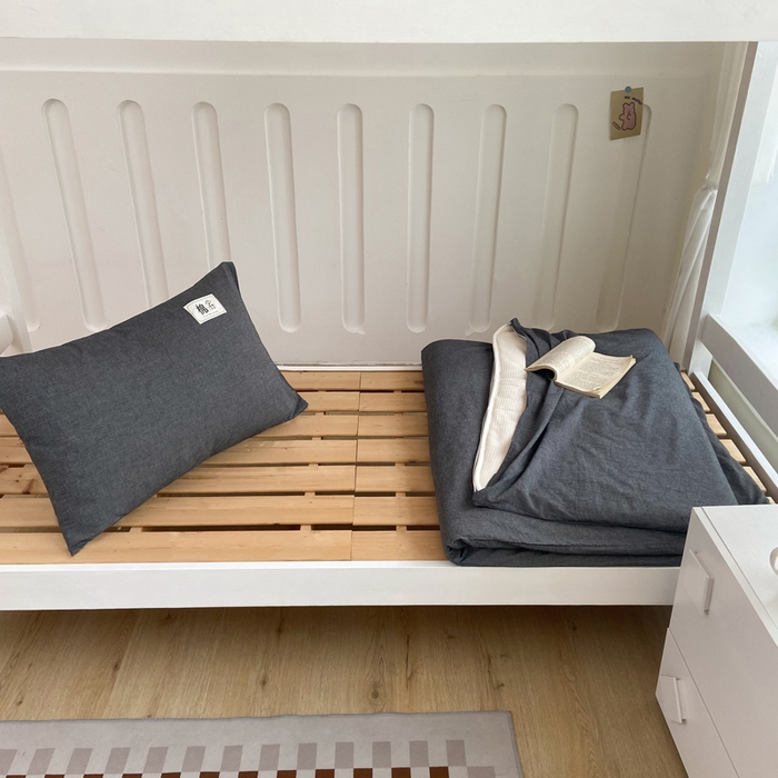 91家纺网 家纺一手货源 找家纺 巧格家纺 2025新款A类全棉色织水洗棉宿舍三件套-床笠款 深灰