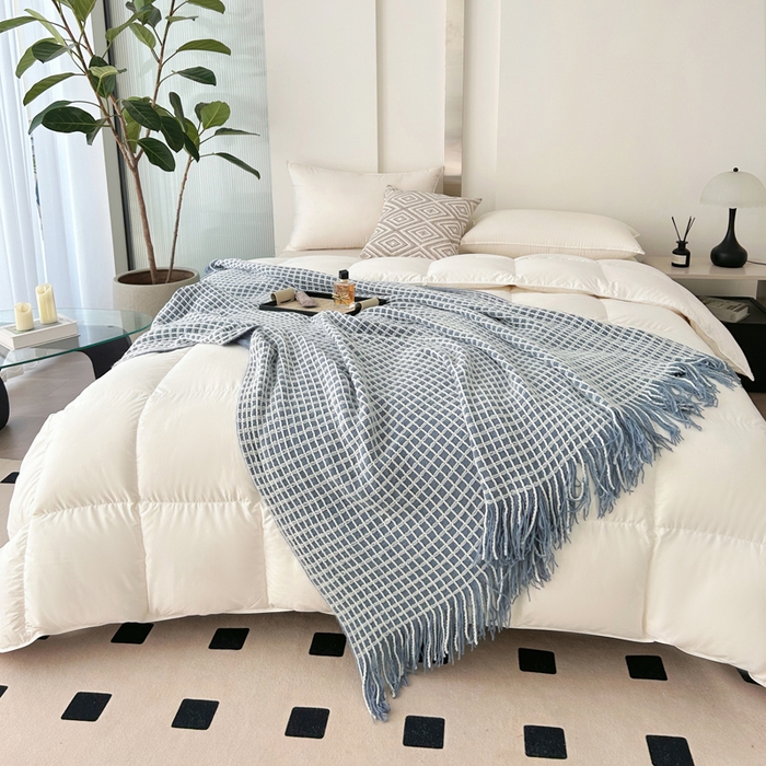 91家纺网 家纺一手货源 找家纺 苏艺针织盖毯 2024新款针织流苏华夫格毛毯 普鲁士蓝