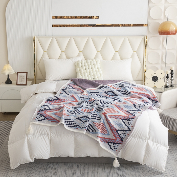 91家纺网 家纺一手货源 找家纺 苏艺针织盖毯 2024新款亲肤复古针织毯 复古蓝