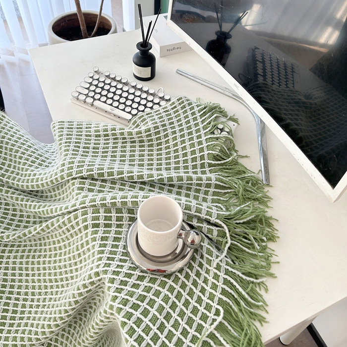 91家纺网 家纺一手货源 找家纺 苏艺针织盖毯 2024新款针织流苏华夫格毛毯 牛油果绿