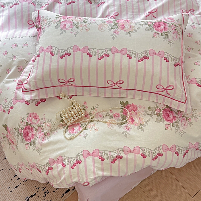 91家纺网 家纺一手货源 找家纺 乐童 2024新款直播爆款13070纯棉印花吊边款一字绣四件套第八波甜蜜蜜