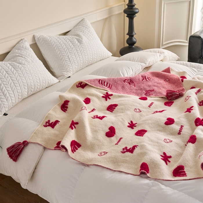 91家纺网 家纺一手货源 找家纺 苏艺针织盖毯 2024龙年限定高克重一体针织毛巾绣亲肤毛毯盖毯 一鹿有你（白）