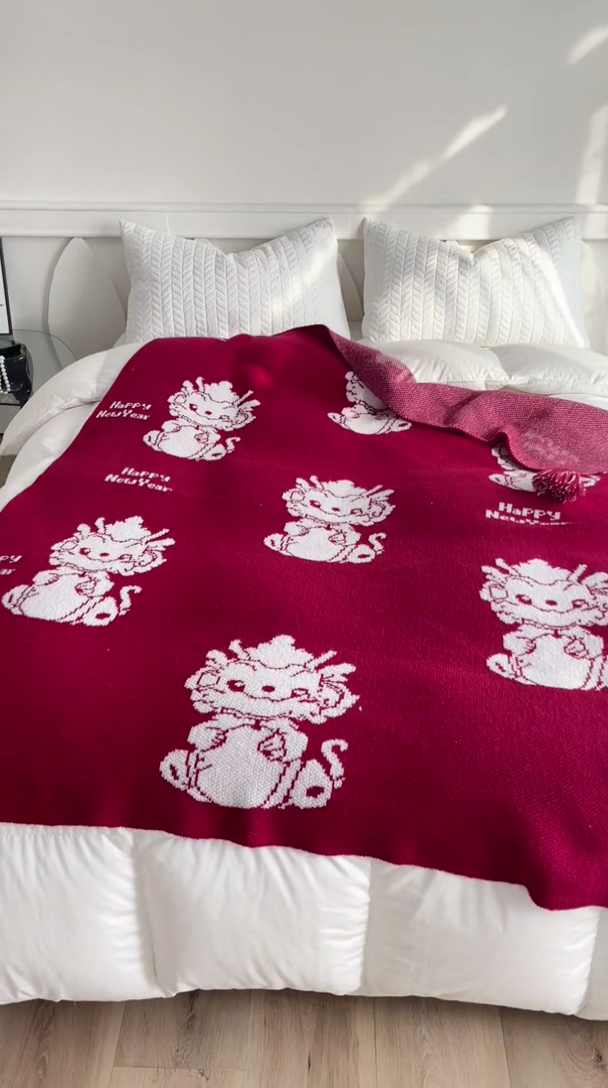 91家纺网 家纺一手货源 找家纺 苏艺针织盖毯 2024新款龙年限定针织亲肤毯龙年大吉盖毯 龙年大吉（红）