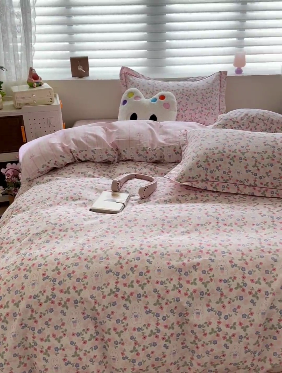 91家纺网 家纺一手货源 找家纺 乐童 2024新款直播爆款13070纯棉印花吊边款一字绣四件套第八波小花兔