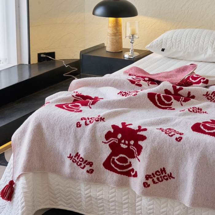 91家纺网 家纺一手货源 找家纺 苏艺针织盖毯 2024新款龙年限定针织亲肤毯龙年大吉盖毯 龙年进宝  (白）
