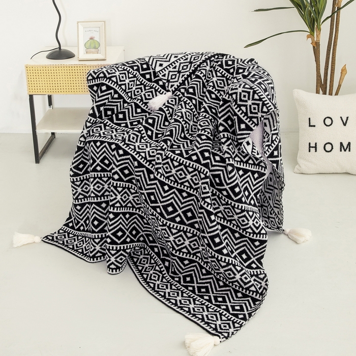 91家纺网 家纺一手货源 找家纺 苏艺针织盖毯 2024新款亲肤复古针织毯 经典黑