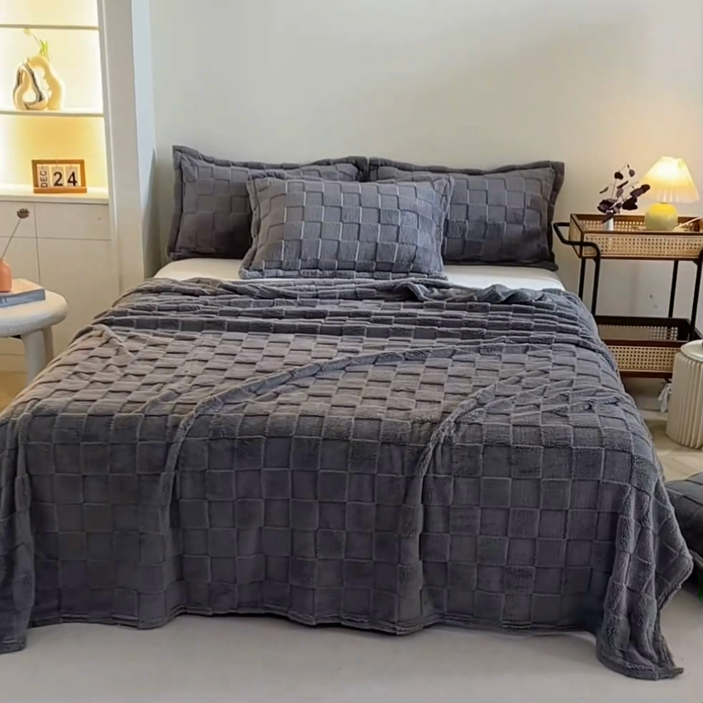 91家纺网 家纺一手货源 找家纺 芸锦豪 2024新款意大利面包格毛毯-卷边款 深灰