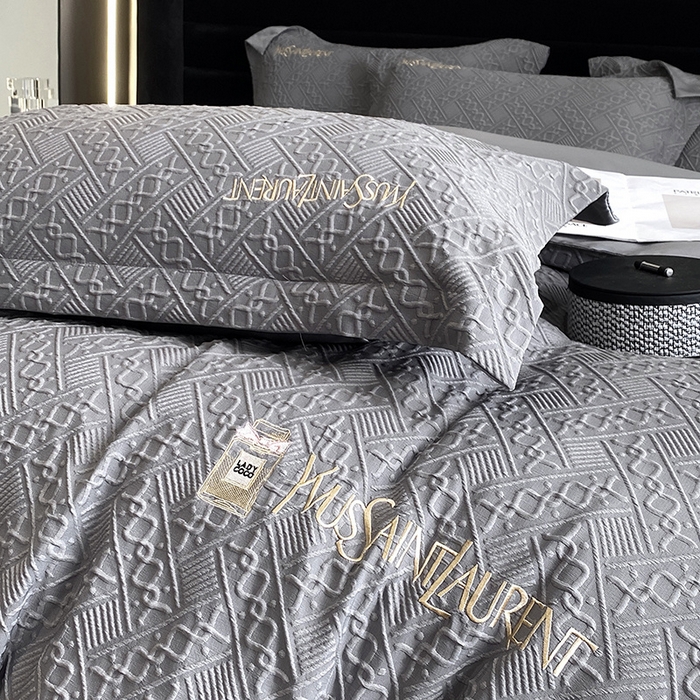 91家纺网 家纺一手货源 找家纺 优悦 2024新款时尚提花四件套-卡乐 卡乐-灰