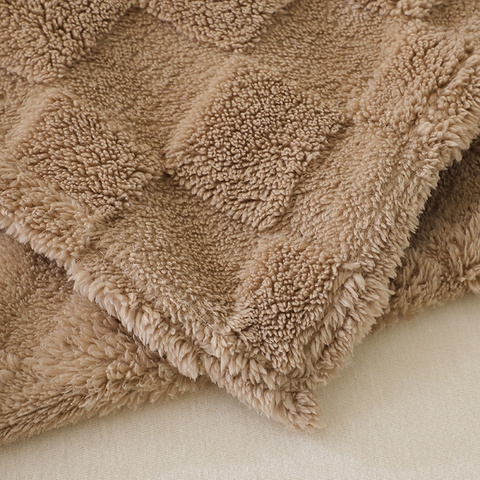 91家纺网 家纺一手货源 找家纺 芸锦豪 2024新款意大利面包格毛毯-卷边款 咖色