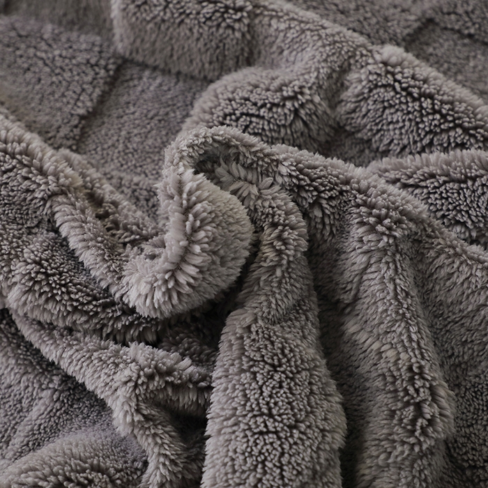 91家纺网 家纺一手货源 找家纺 芸锦豪 2024新款意大利面包格毛毯-卷边款 深灰