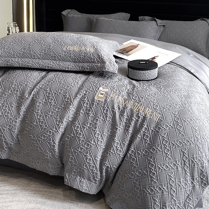 91家纺网 家纺一手货源 找家纺 优悦 2024新款时尚提花四件套-卡乐 卡乐-灰