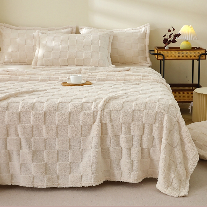 91家纺网 家纺一手货源 找家纺 芸锦豪 2024新款意大利面包格毛毯-卷边款 米杏色