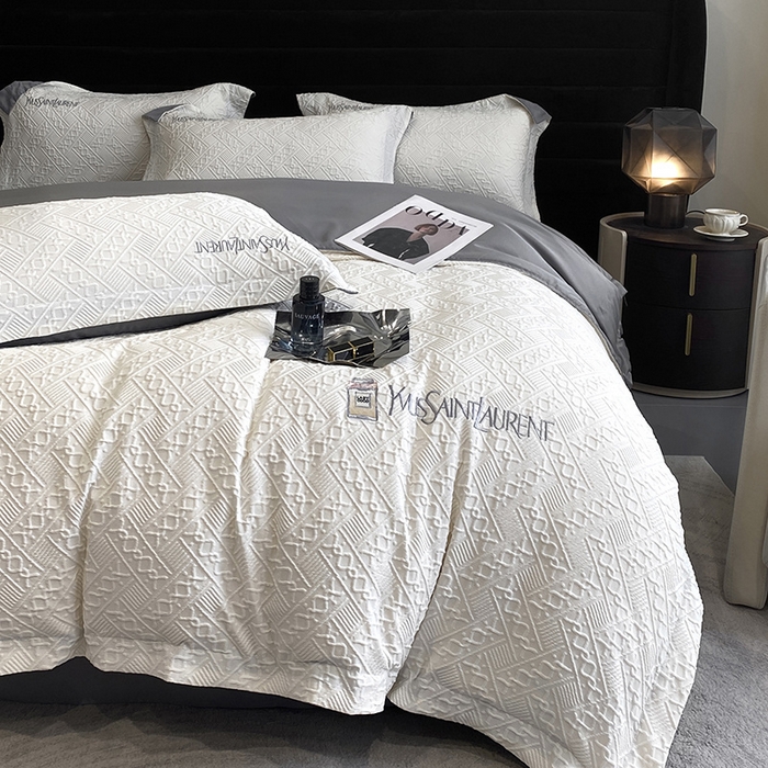 91家纺网 家纺一手货源 找家纺 优悦 2024新款时尚提花四件套-卡乐 卡乐-白灰