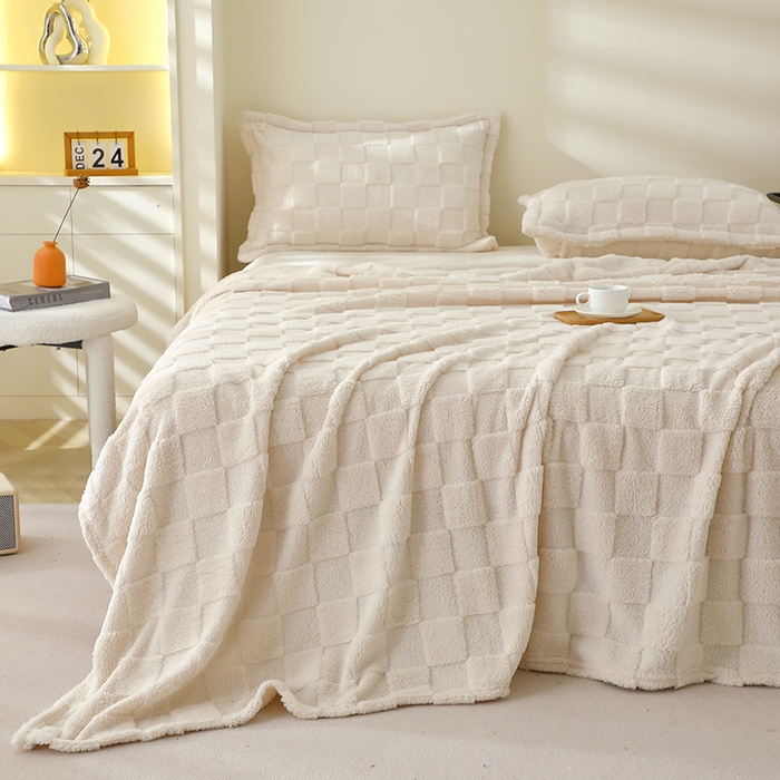 91家纺网 家纺一手货源 找家纺 芸锦豪 2024新款意大利面包格毛毯-卷边款 米杏色