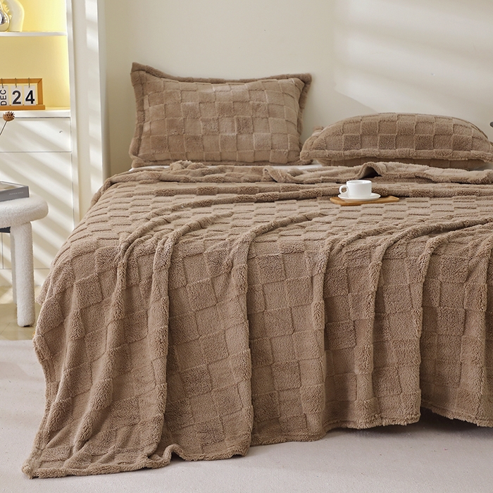 91家纺网 家纺一手货源 找家纺 芸锦豪 2024新款意大利面包格毛毯-卷边款 咖色